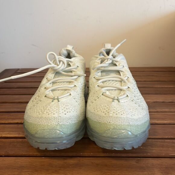 Nike Air Vapormax 2023 Flyknit Honeydew Men Size 8 Women Size 9.5(DV1678-300) - Picture 5 of 11